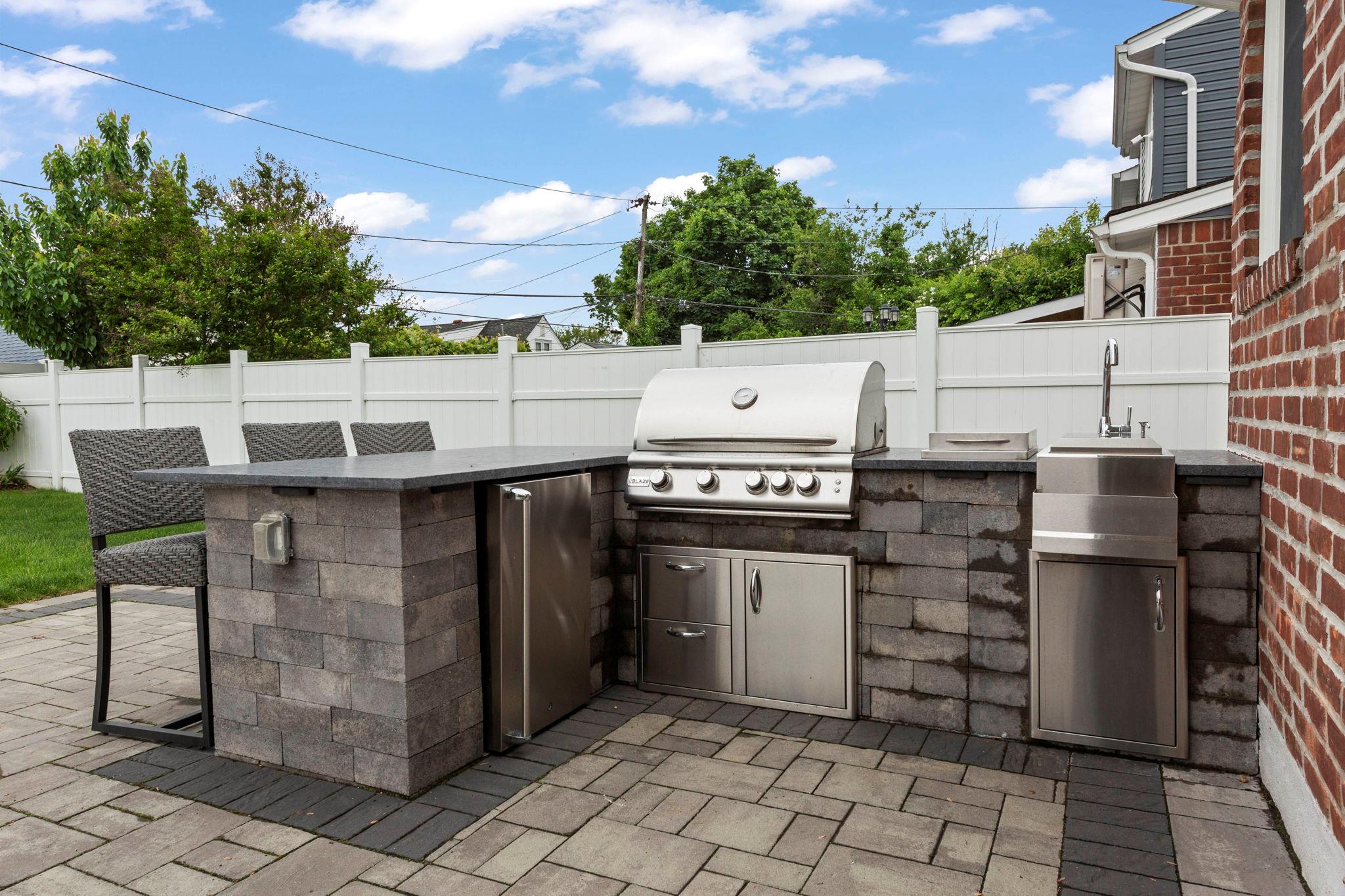 1696 Coral Road, East Meadow, New York image 31