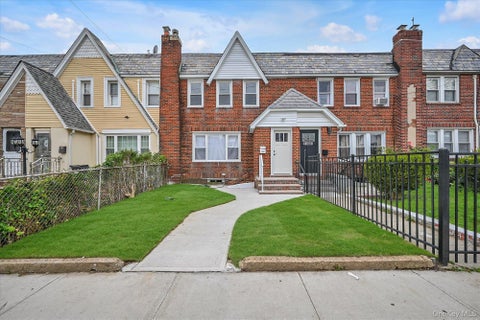 Photo of 114-50 200th Street, Saint Albans, NY 11412 (MLS # 1064448)
