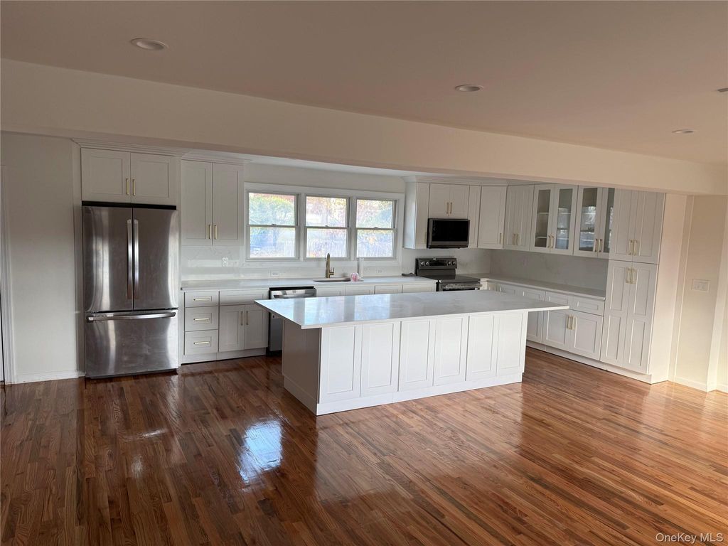 Photo of 751 Centerwood Street, West Babylon, NY 11704 (MLS # 946394)