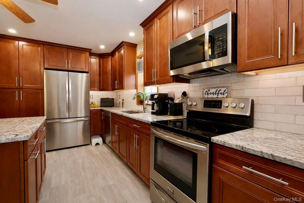 Photo of 23 Snow Street, Bloomingburg, NY 12721 (MLS # 974509)