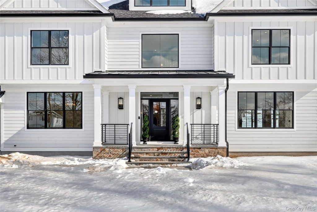 Photo of 43 Hilltop Lane, Thornwood, NY 10594 (MLS # 947003)