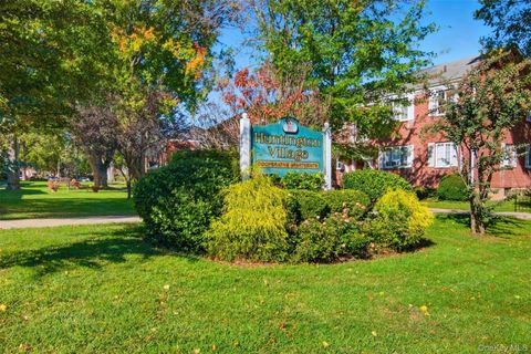 Photo of 405 W Main Street #112B, Huntington, NY 11743 (MLS # 923950)