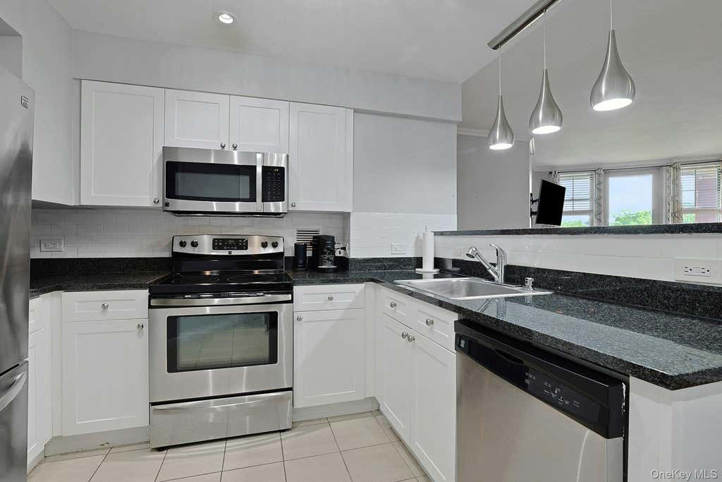 Photo of 300 Mamaroneck Avenue #328, White Plains, NY 10605 (MLS # 1031457)