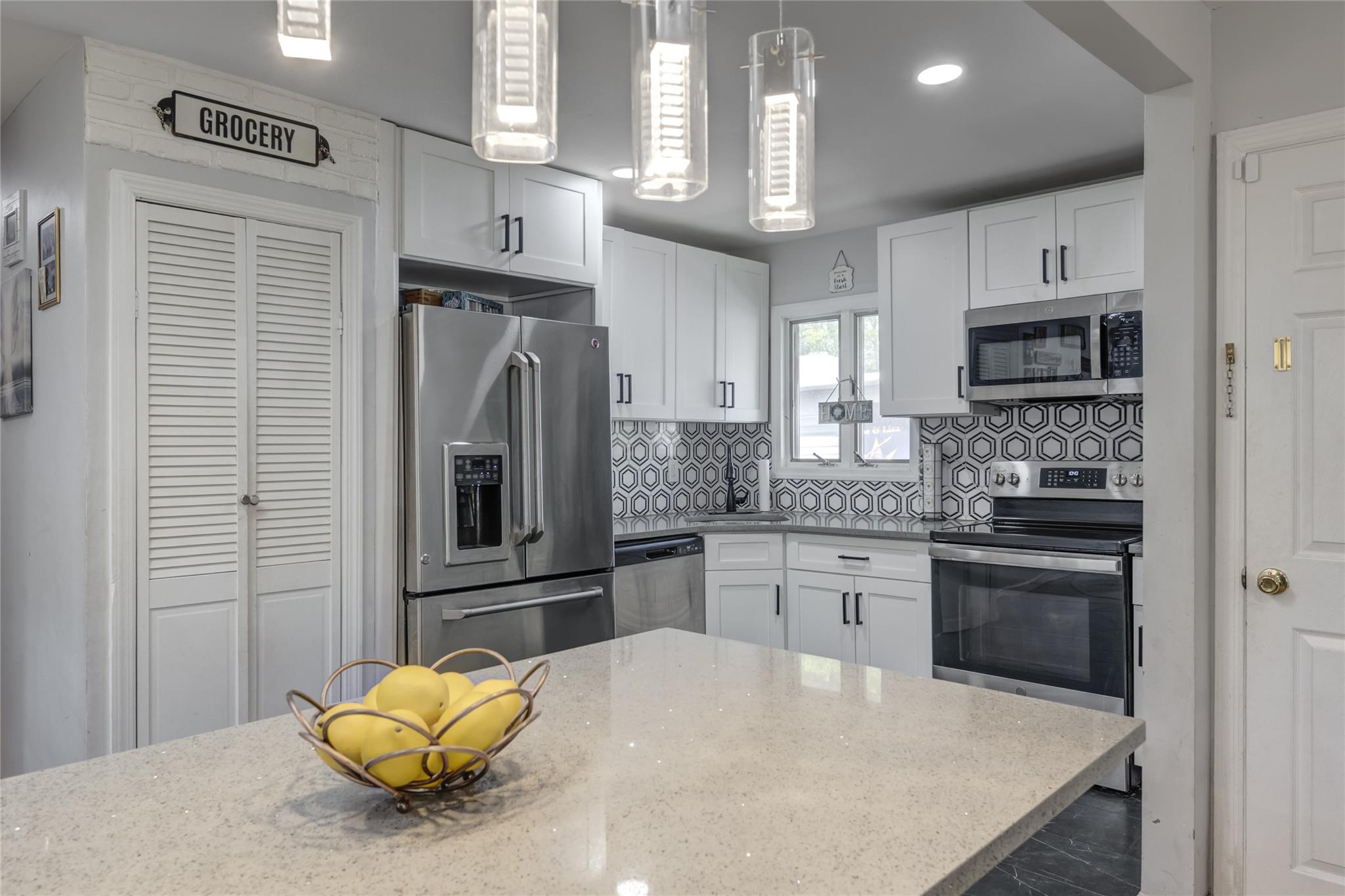 32 Robinwood Street, Mastic, New York image 15