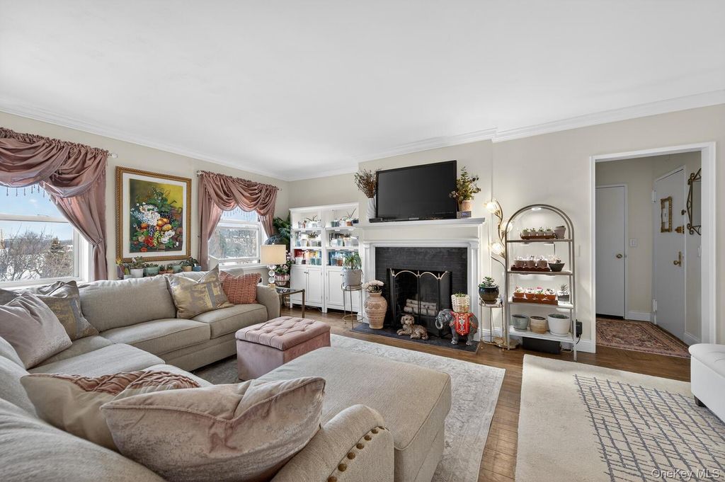 Photo of 360 Stewart Avenue #2B, Garden City, NY 11530 (MLS # 965201)