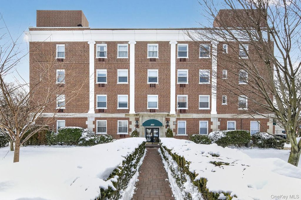 Photo of 360 Stewart Avenue #2B, Garden City, NY 11530 (MLS # 965201)