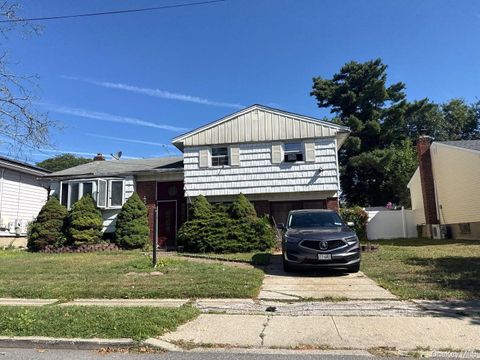 Photo of 1109 Cramer Court, Baldwin, NY 11510 (MLS # 904543)