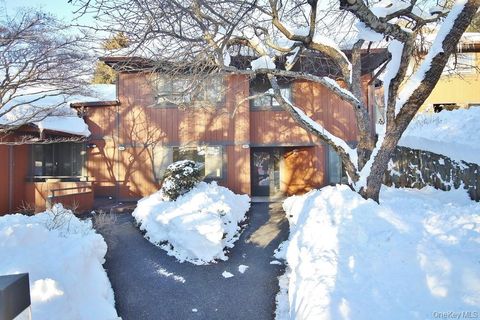 Condo For Sale - 383 Martling Avenue<br/> Tarrytown, NY 10591