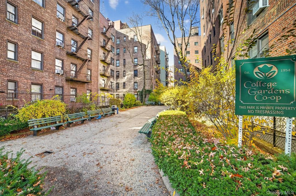 Photo of 3535 Kings College Place #3F, Bronx, NY 10467 (MLS # 929746)