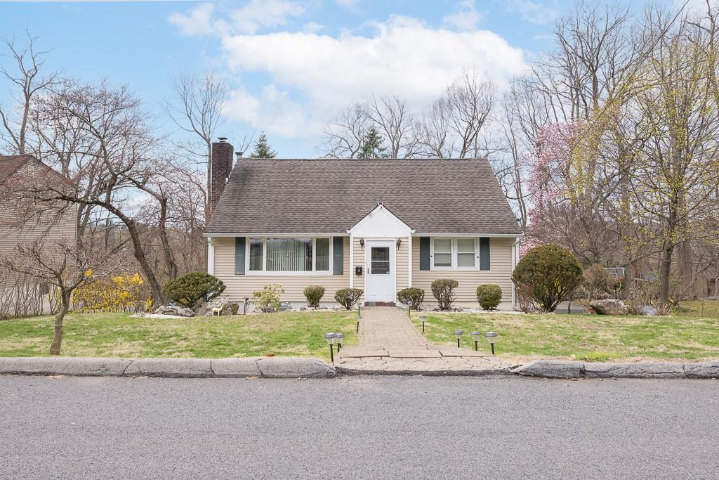 9 Durham Road, White Plains, New York image 1
