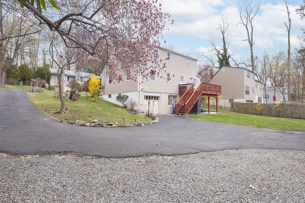 9 Durham Road, White Plains, New York image 5