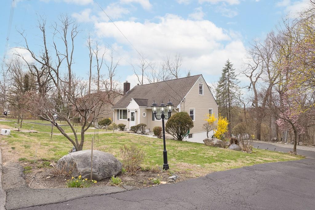 9 Durham Road, White Plains, New York image 3