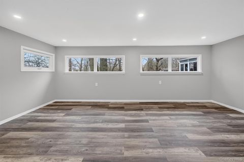 Tiny photo for 98 Mount Airy Road S, Croton-on-Hudson, NY 10520 (MLS # 951619)