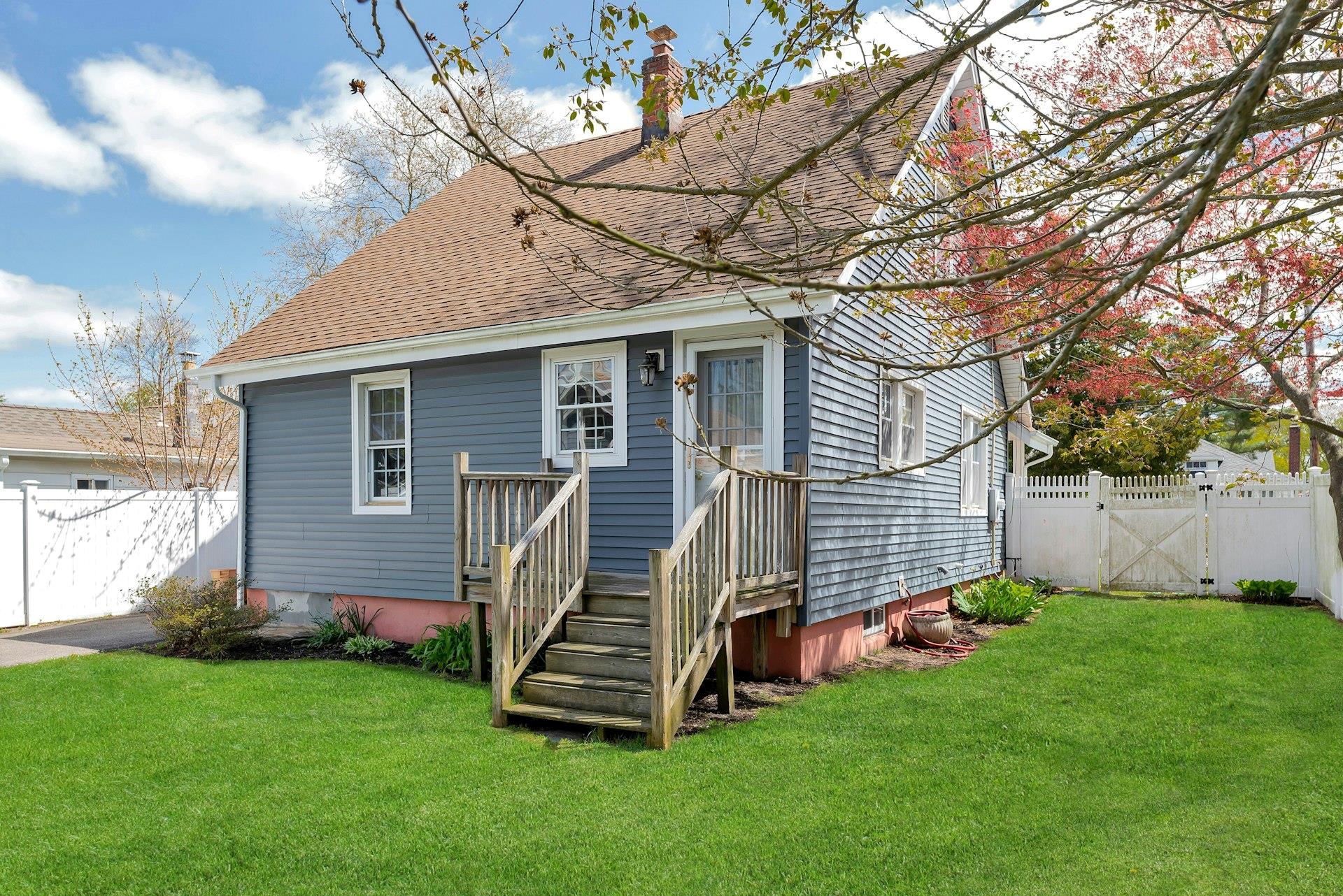 18 Willett Avenue, Sayville, New York image 27