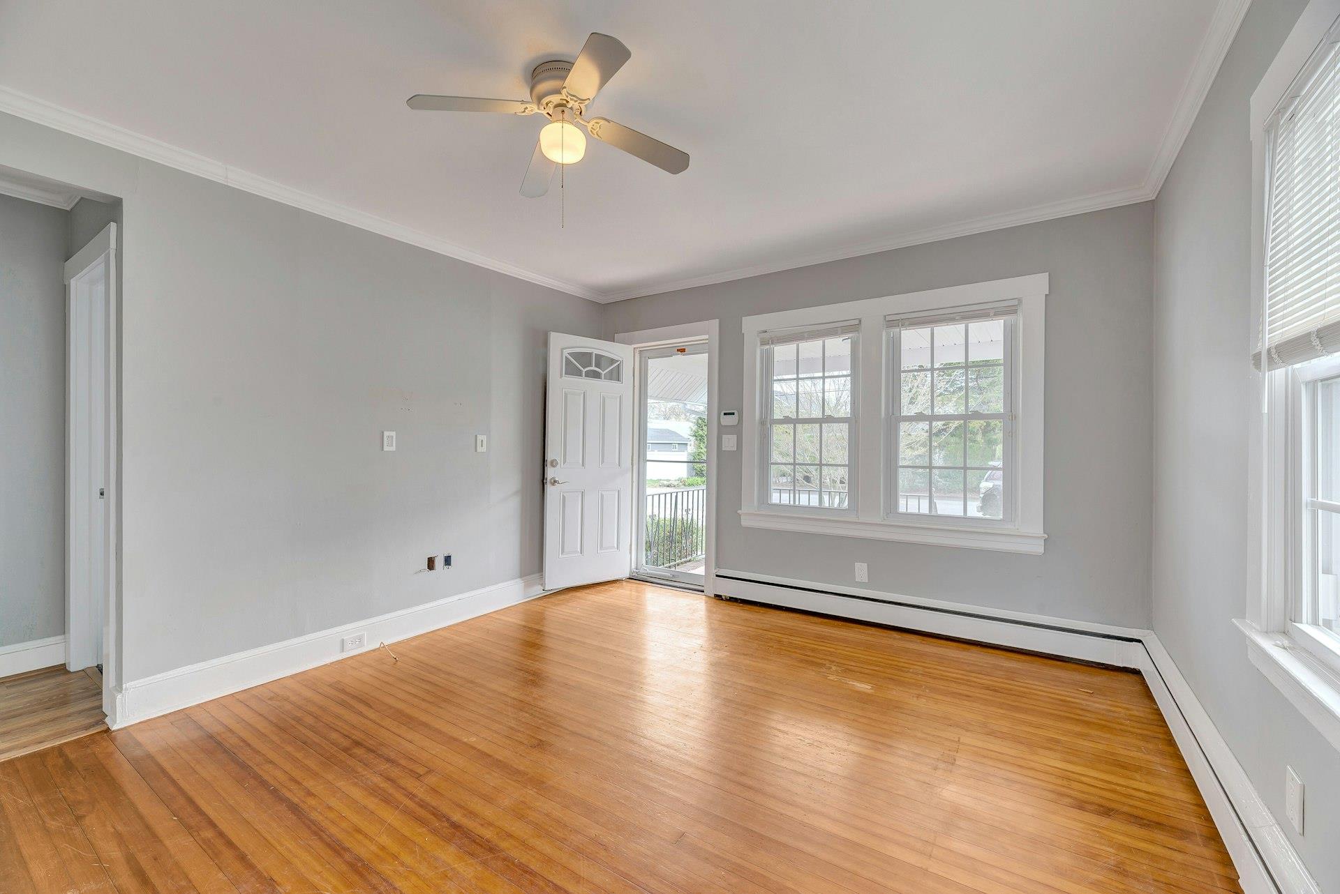 18 Willett Avenue, Sayville, New York image 7