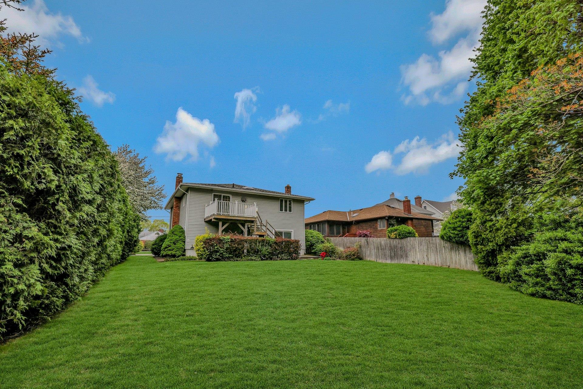43 Floyd Place, East Norwich, New York image 28