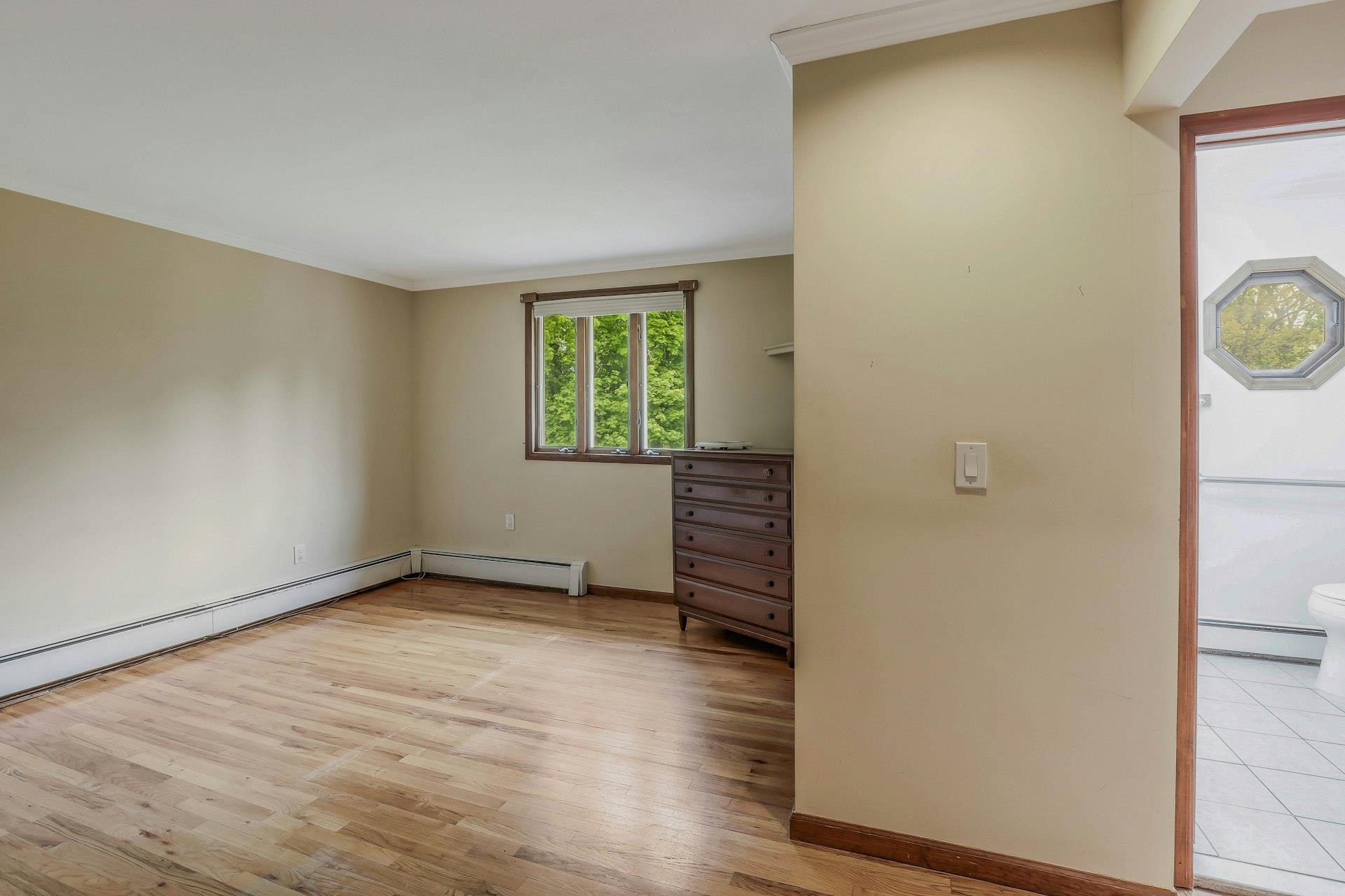43 Floyd Place, East Norwich, New York image 10