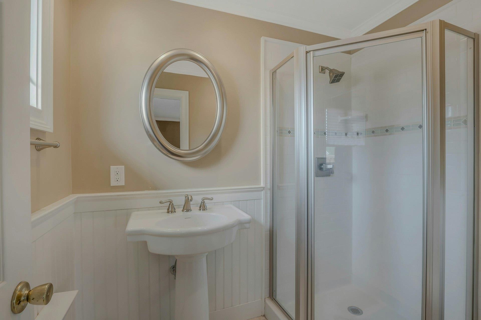 43 Floyd Place, East Norwich, New York image 12