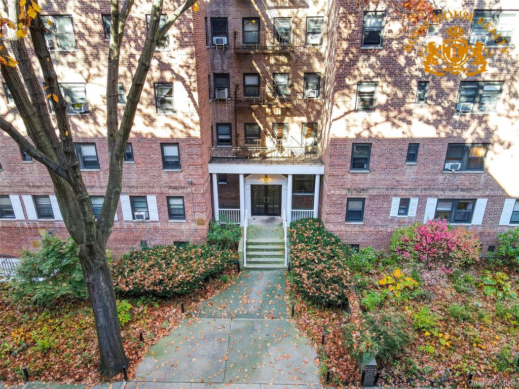 Photo of 83-83 118 Street #1k, Kew Gardens, NY 11415 (MLS # 958189)