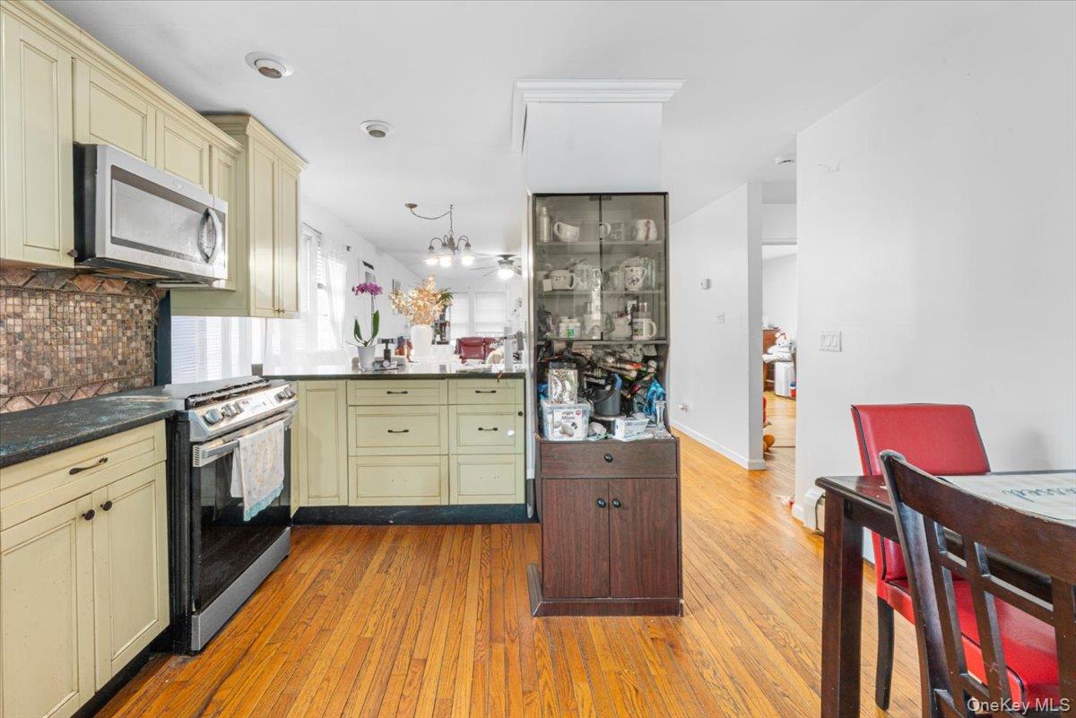25 3rd Avenue - Photo 3