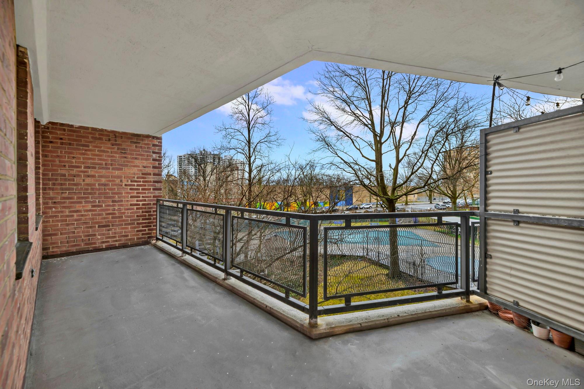 3777 Independence Ave 3777 Independence Ave 4J