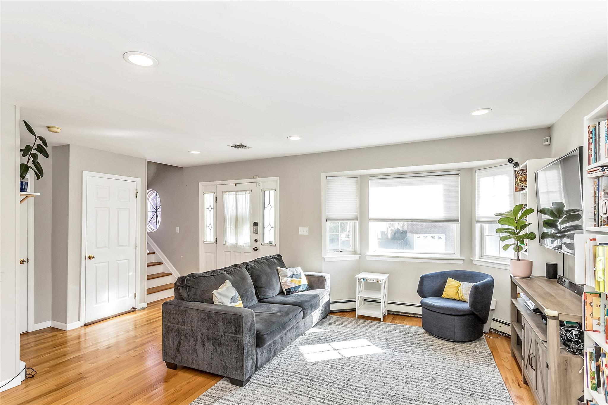 33 Randall Avenue, Lynbrook, New York image 5