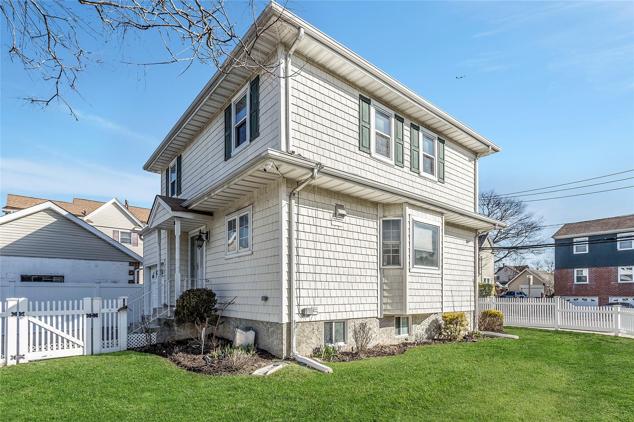 33 Randall Avenue, Lynbrook, New York image 22