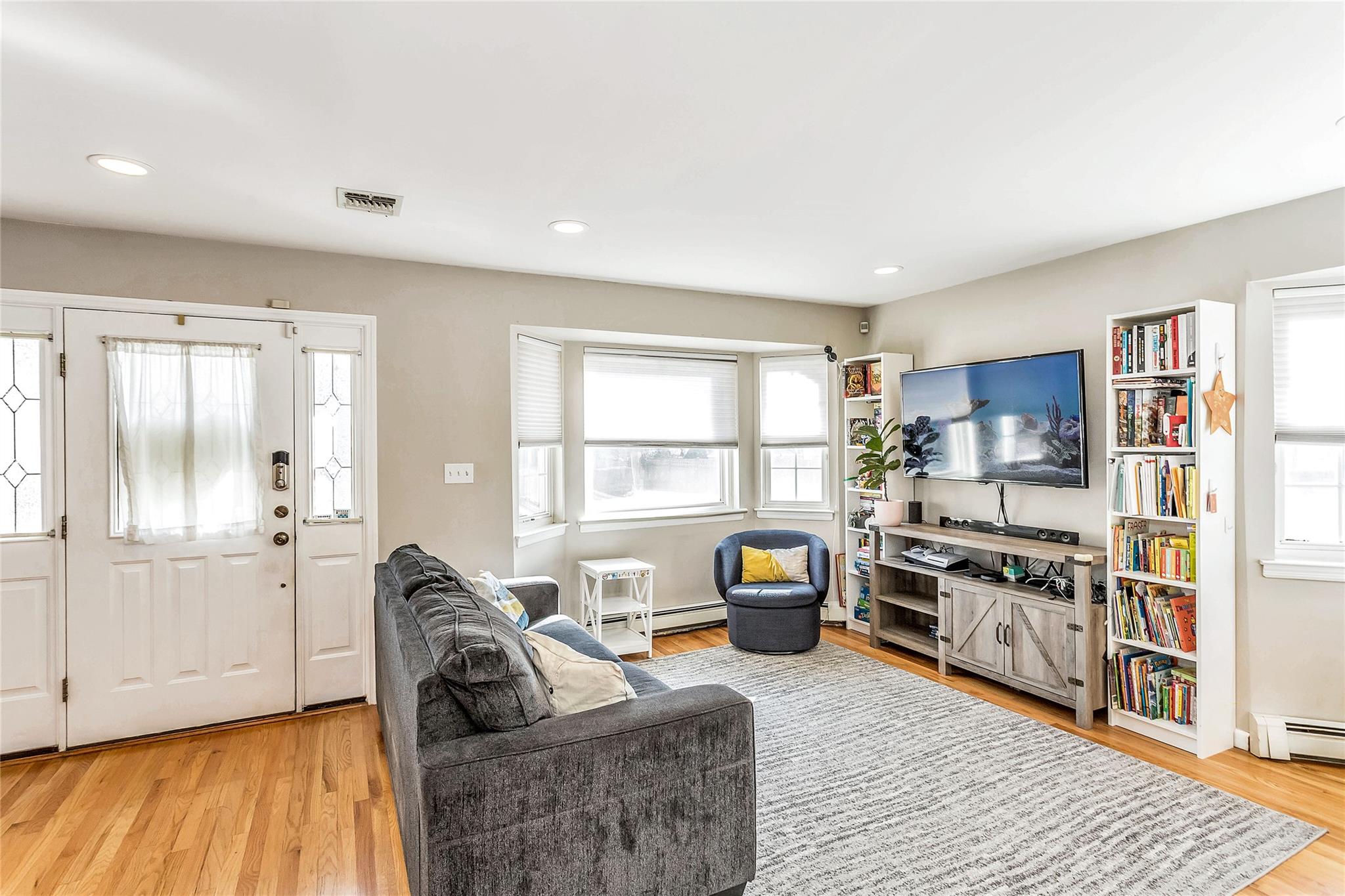 33 Randall Avenue, Lynbrook, New York image 6