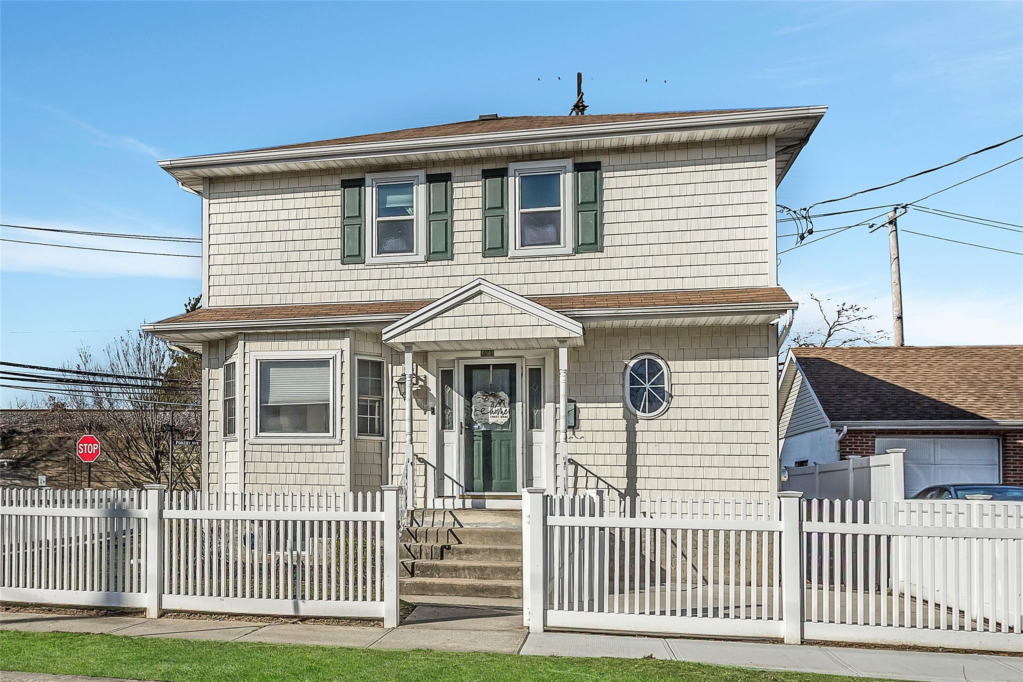 33 Randall Avenue, Lynbrook, New York image 1