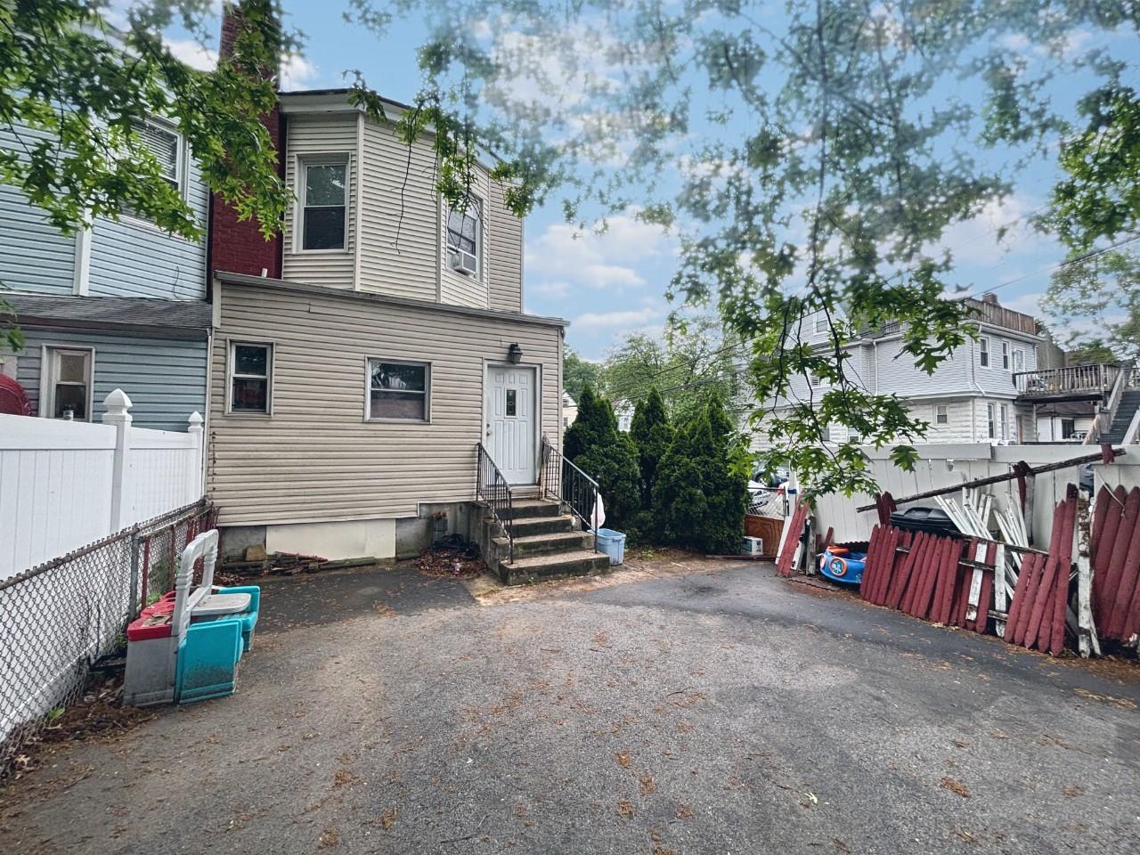 556 Van Cortlandt Park Avenue, Yonkers, New York image 17