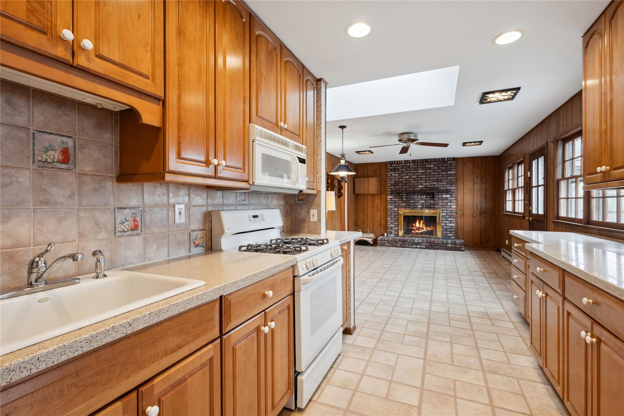 14 London Road, Syosset, Florida image 10