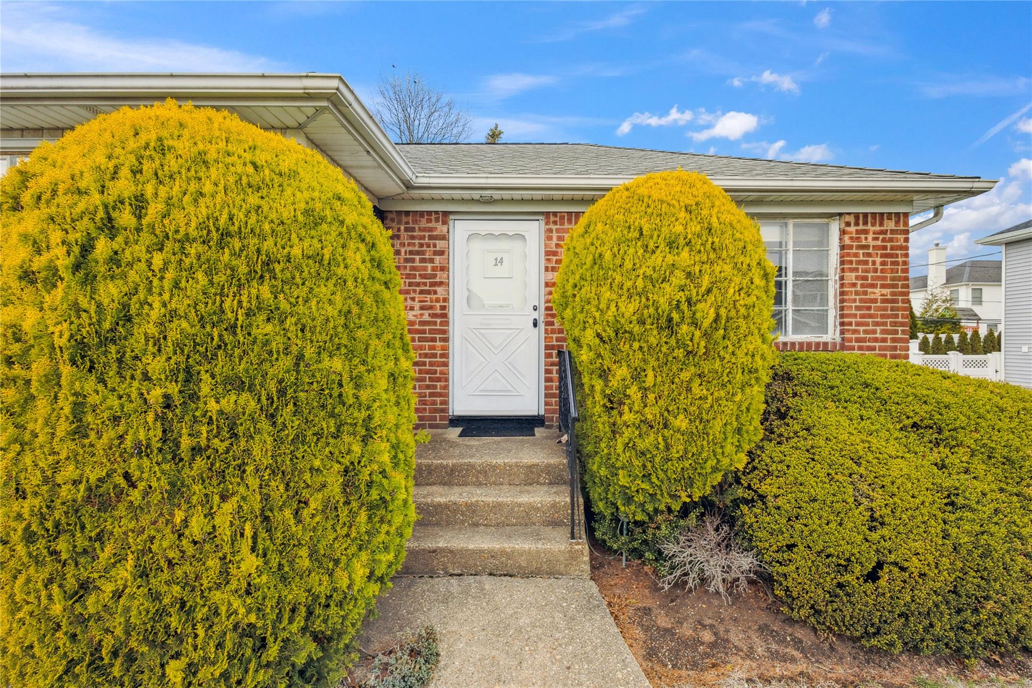 14 London Road, Syosset, Florida image 4