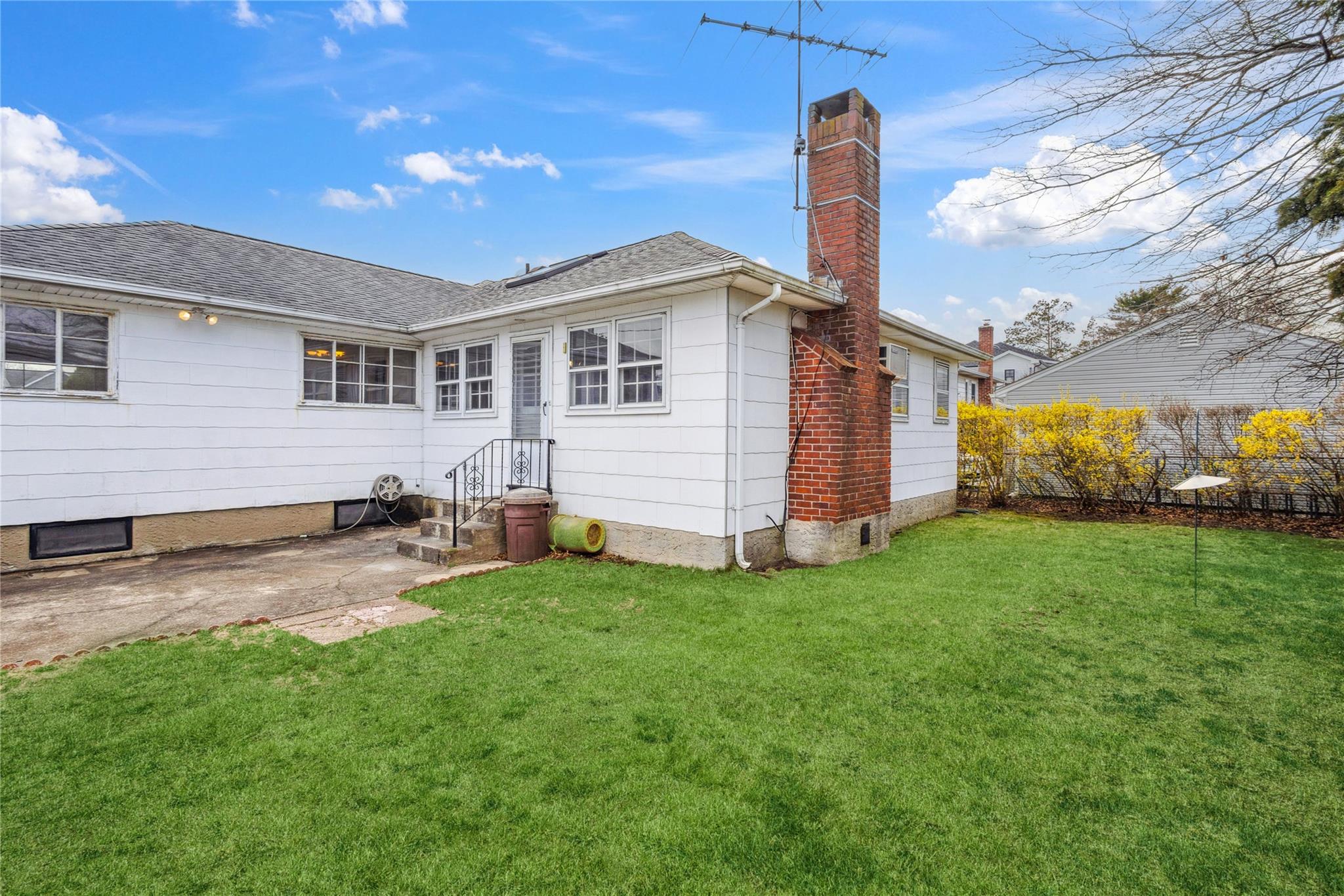 14 London Road, Syosset, Florida image 22