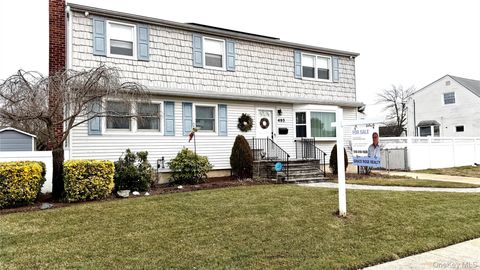 Apartment For Sale - 493 Kell Place<br/> Seaford, NY 11783