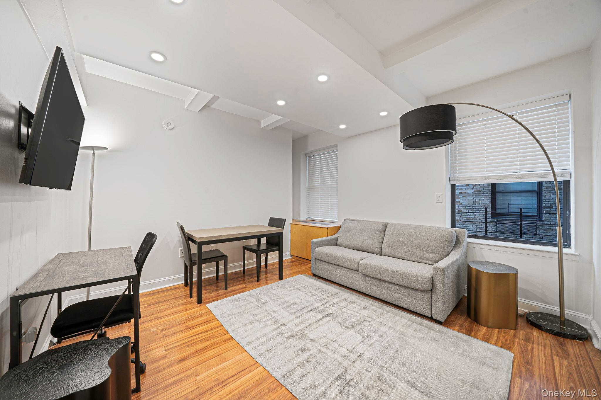 150 W 51st St #1412