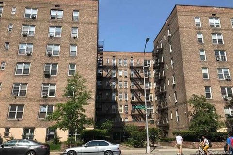 Homes For Sale - 42-45 Kissena Boulevard Blvd #6M<br/> Flushing, NY 11355