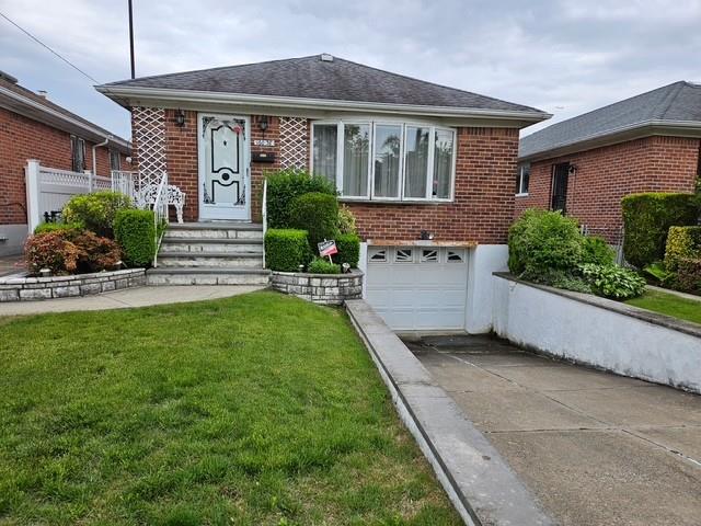 23 Avenue, Whitestone, Queens, NY - 3 Bedrooms  
2 Bathrooms  
5 Rooms - 