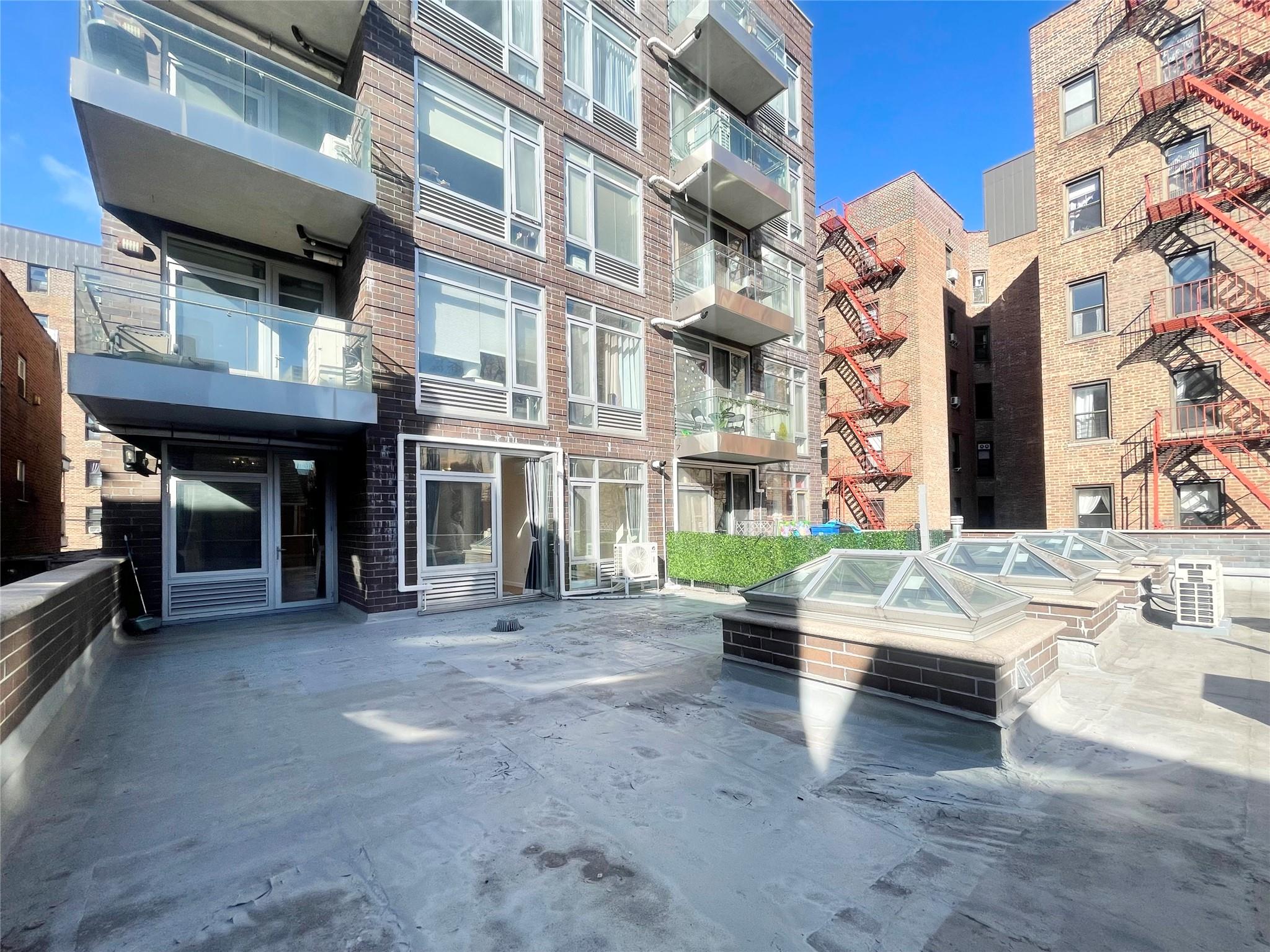 95-08 65th Rd Rd, Rego Park, New York image 7