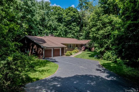 Homes For Sale - 2425 Evergreen Street<br/> Westchester County, Yorktown Heights, NY 10598