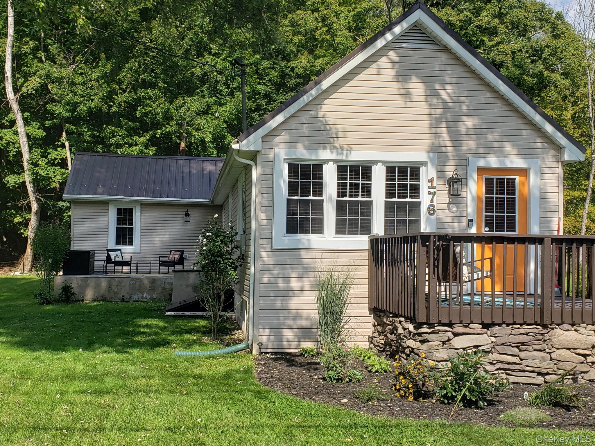 176 Mountaindale Main Street