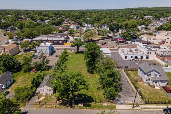 1523 STRAIGHT PATH, WYANDANCH, NY 11798 - Image 05be072a2ed6fefc64e78414c20ea168/844389864
