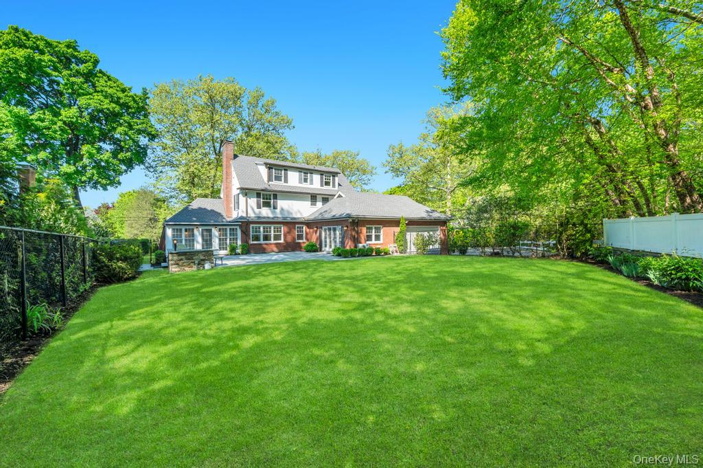 10 Dupont Avenue