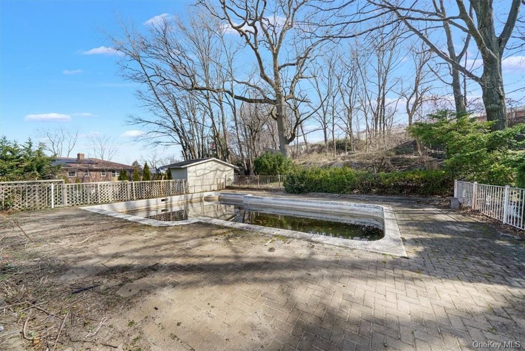 Yonkers, New York 10701, United States, 6 Bedrooms Bedrooms, ,2 BathroomsBathrooms,Residential,Pending,62156