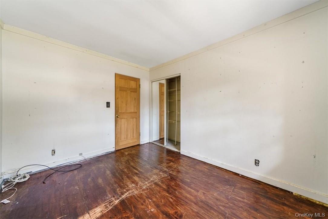 Yonkers, New York 10701, United States, 6 Bedrooms Bedrooms, ,2 BathroomsBathrooms,Residential,Pending,62156