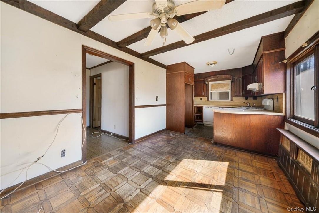 Yonkers, New York 10701, United States, 6 Bedrooms Bedrooms, ,2 BathroomsBathrooms,Residential,Pending,62156