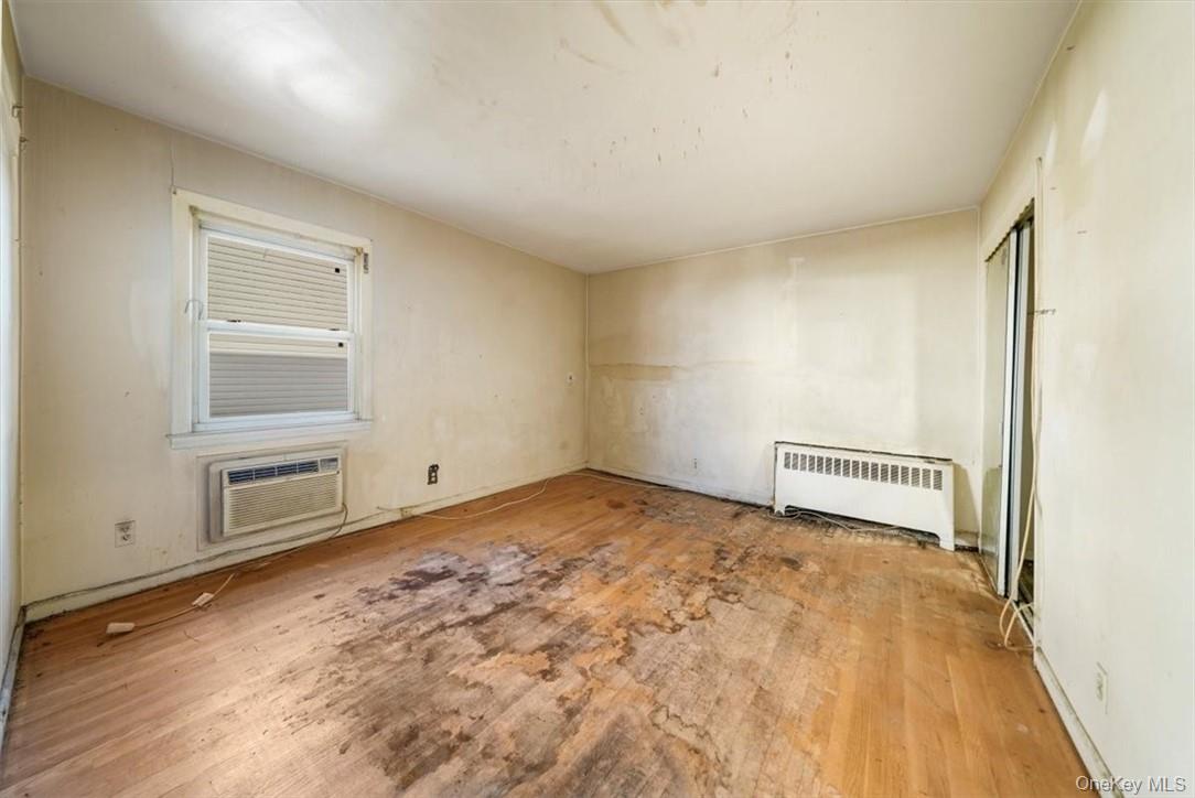 Yonkers, New York 10701, United States, 6 Bedrooms Bedrooms, ,2 BathroomsBathrooms,Residential,Pending,62156