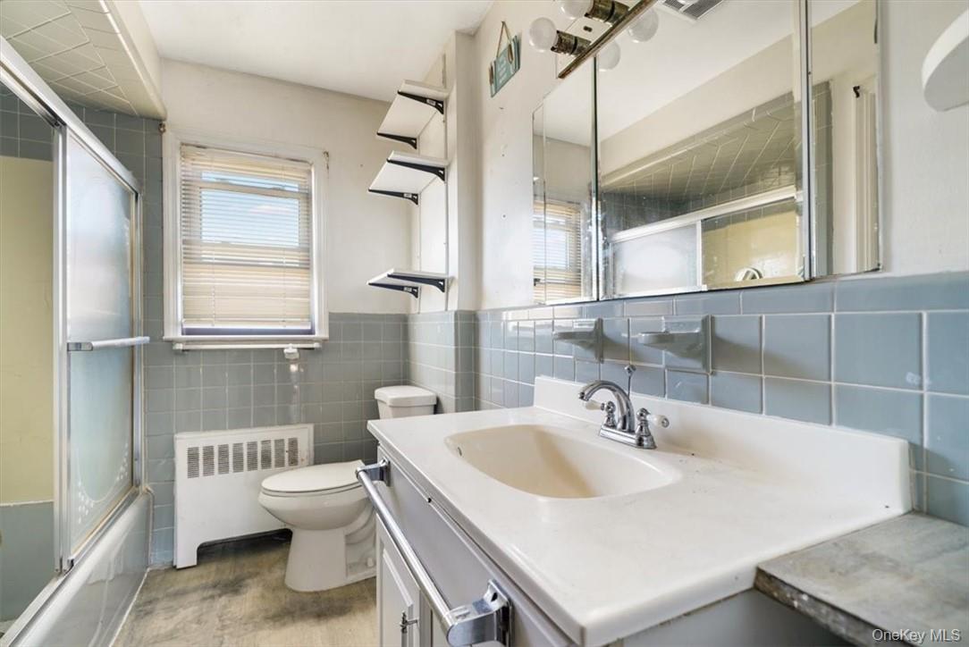 Yonkers, New York 10701, United States, 6 Bedrooms Bedrooms, ,2 BathroomsBathrooms,Residential,Pending,62156