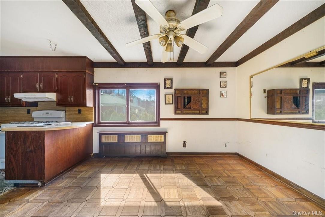 Yonkers, New York 10701, United States, 6 Bedrooms Bedrooms, ,2 BathroomsBathrooms,Residential,Pending,62156