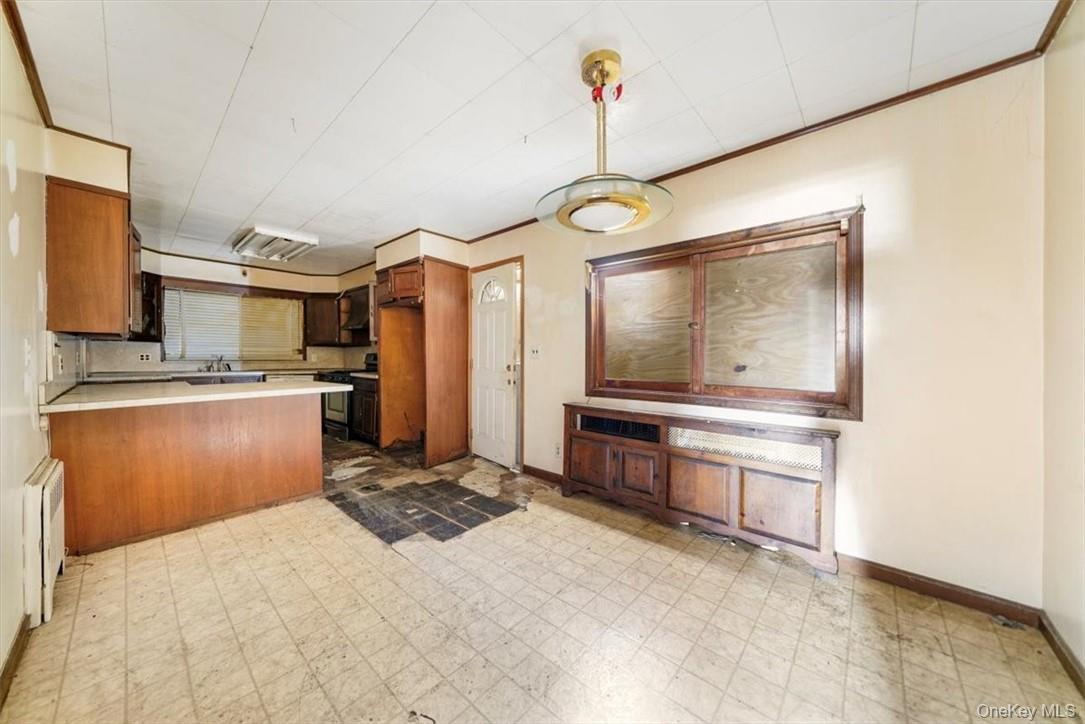 Yonkers, New York 10701, United States, 6 Bedrooms Bedrooms, ,2 BathroomsBathrooms,Residential,Pending,62156