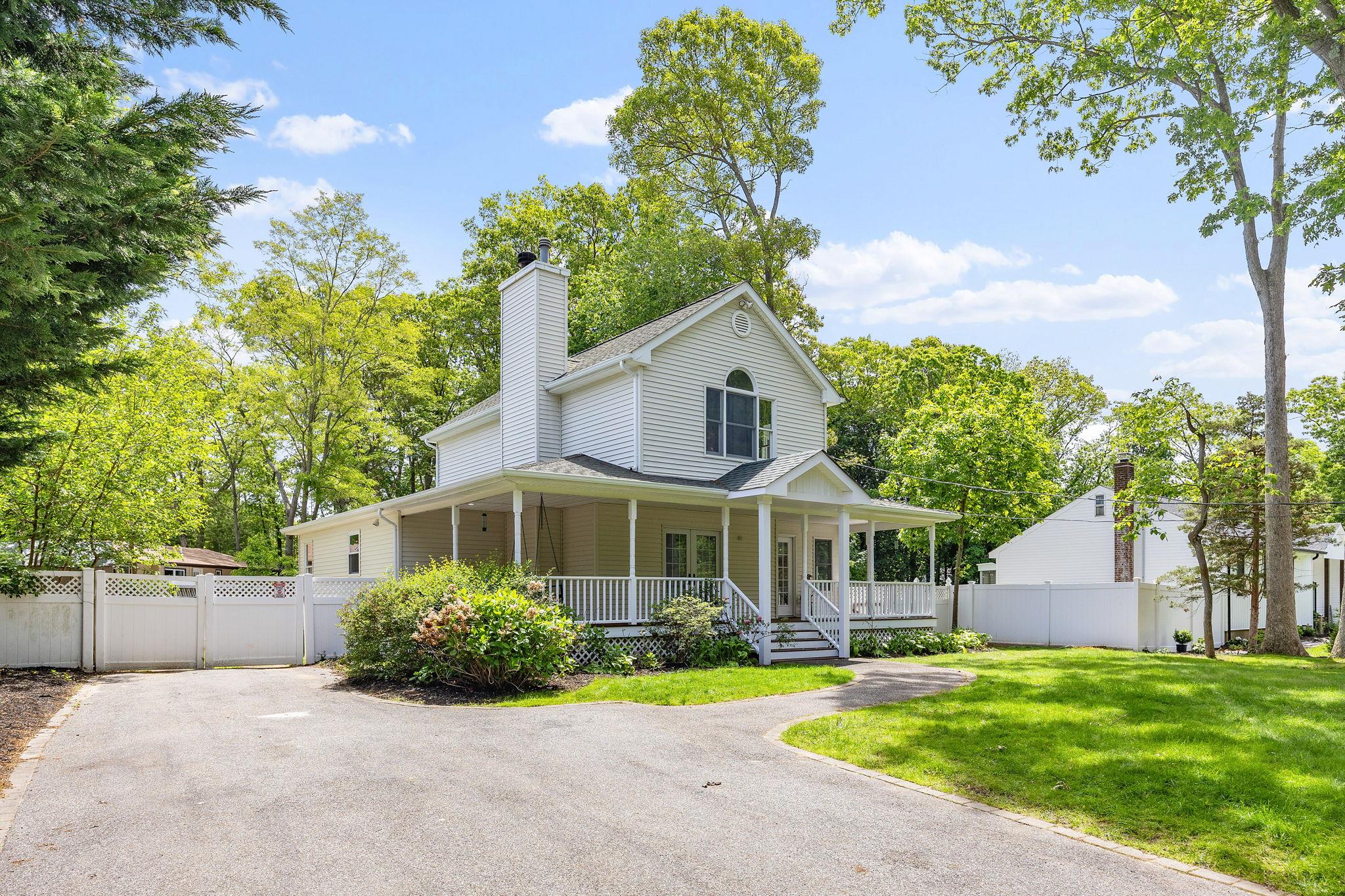 242 Lawrence Road, Kings Park, New York image 2